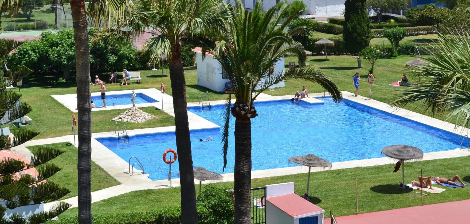 Spacious 1 Bedroom Apartment, Beach Front, Torrox Costa Exterior foto