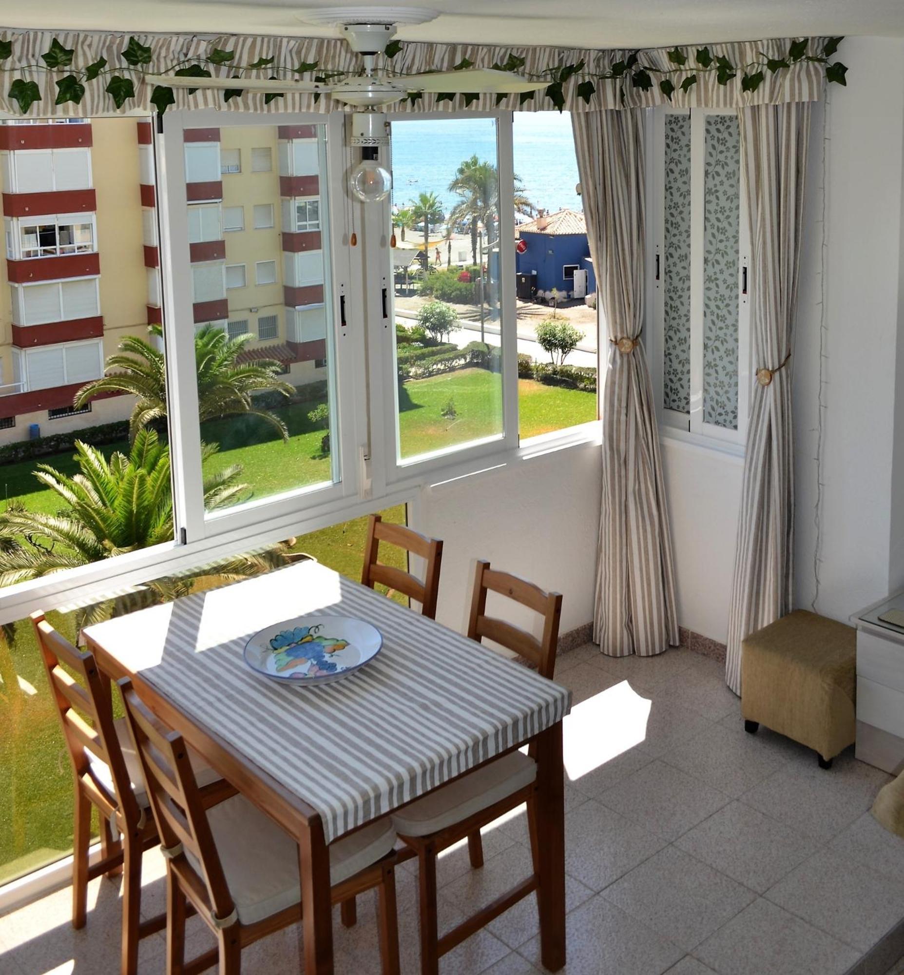 Spacious 1 Bedroom Apartment, Beach Front, Torrox Costa Exterior foto
