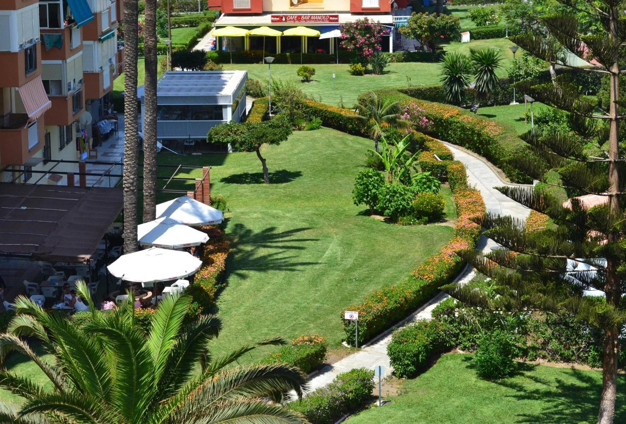 Spacious 1 Bedroom Apartment, Beach Front, Torrox Costa Exterior foto