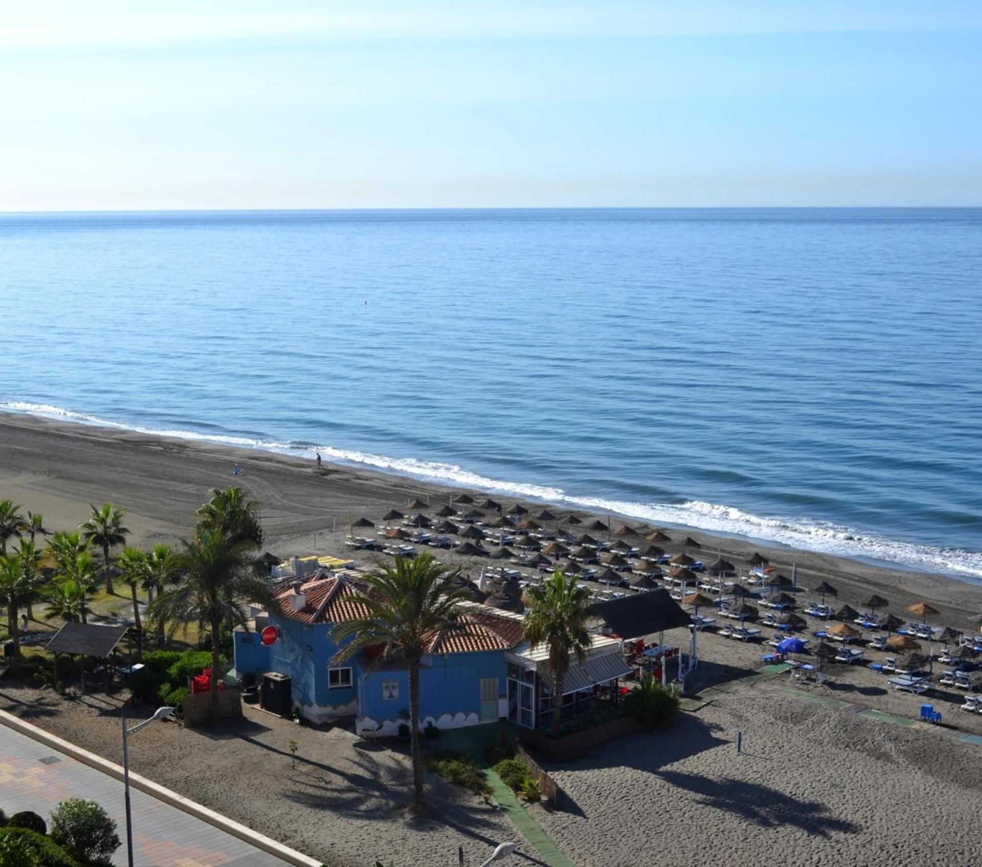 Spacious 1 Bedroom Apartment, Beach Front, Torrox Costa Exterior foto