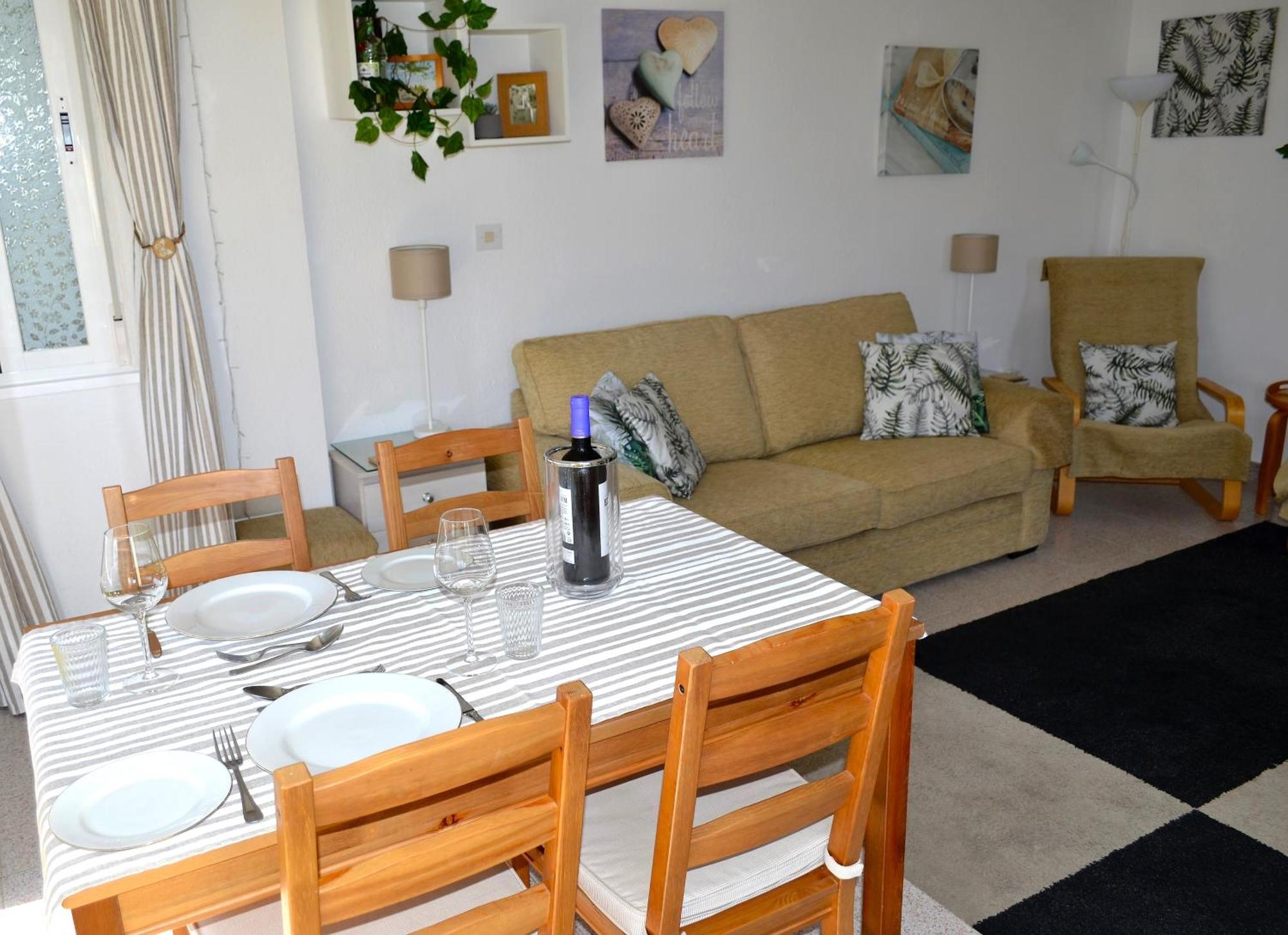 Spacious 1 Bedroom Apartment, Beach Front, Torrox Costa Exterior foto