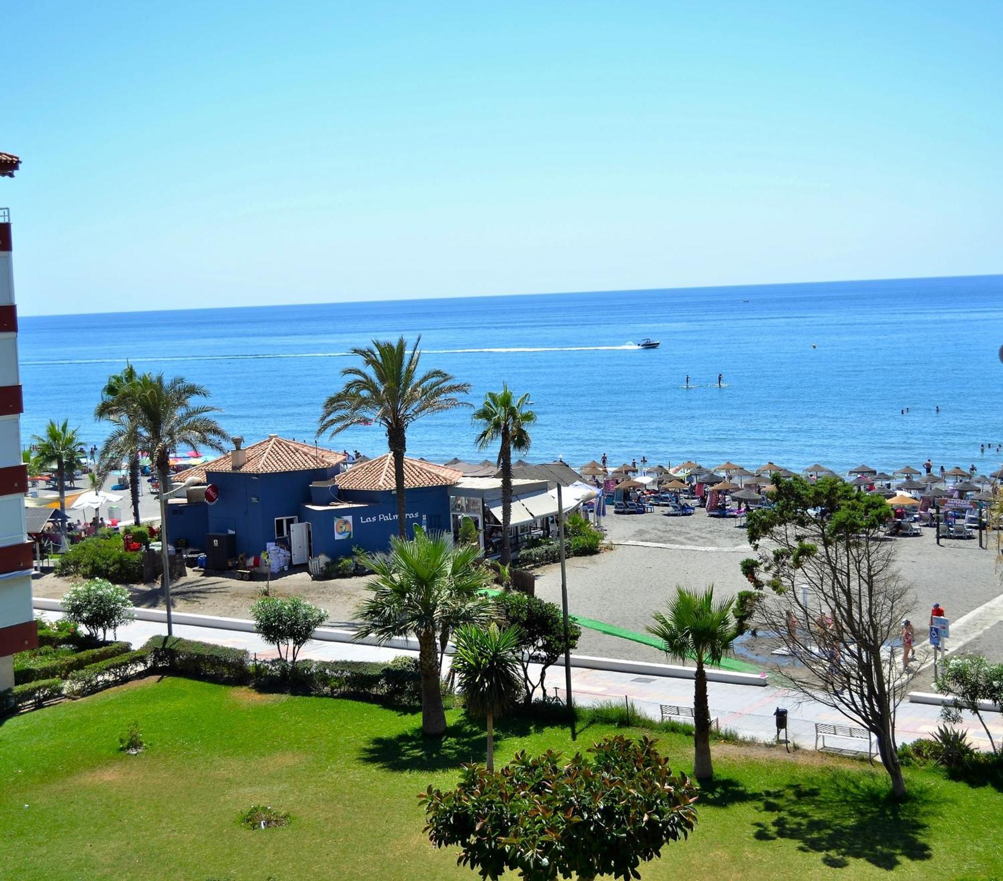 Spacious 1 Bedroom Apartment, Beach Front, Torrox Costa Exterior foto