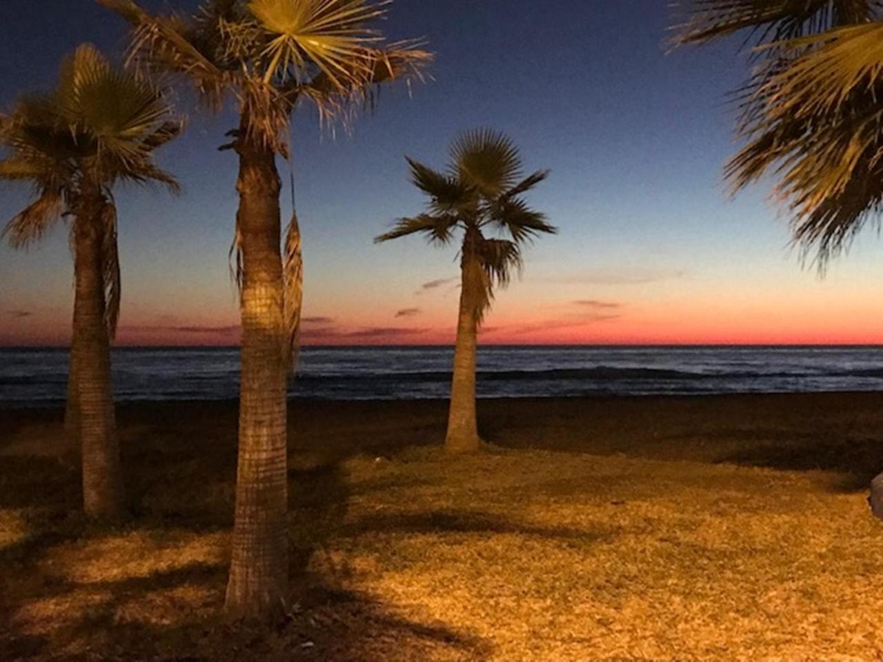 Spacious 1 Bedroom Apartment, Beach Front, Torrox Costa Exterior foto