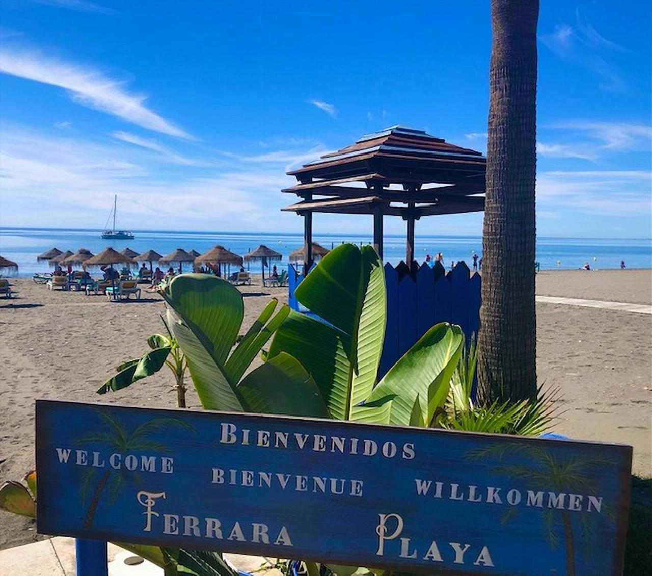 Spacious 1 Bedroom Apartment, Beach Front, Torrox Costa Exterior foto