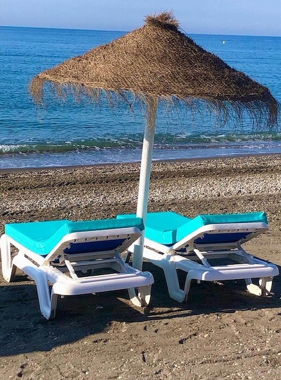 Spacious 1 Bedroom Apartment, Beach Front, Torrox Costa Exterior foto